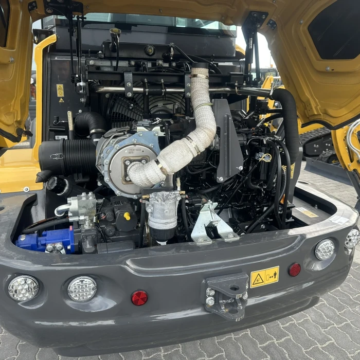 XCMG XC918HST készletes (3)